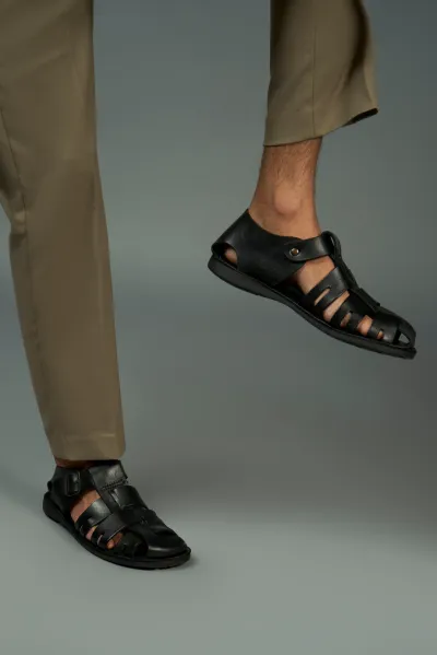 Ferro Sandals - Black