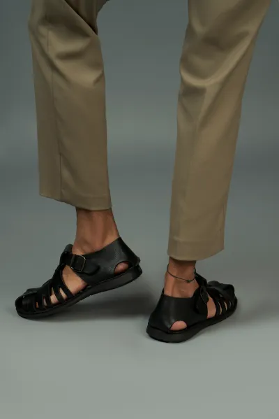 Ferro Sandals - Black