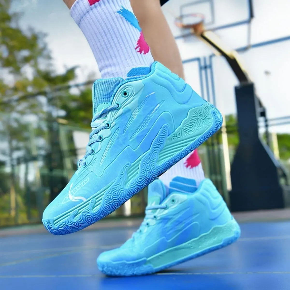 Men's High Top Basketball Shoes are Lightweight Breathable Shock-Absorbing Anti Slip Wear-Resistant Have Traction Training Boots
