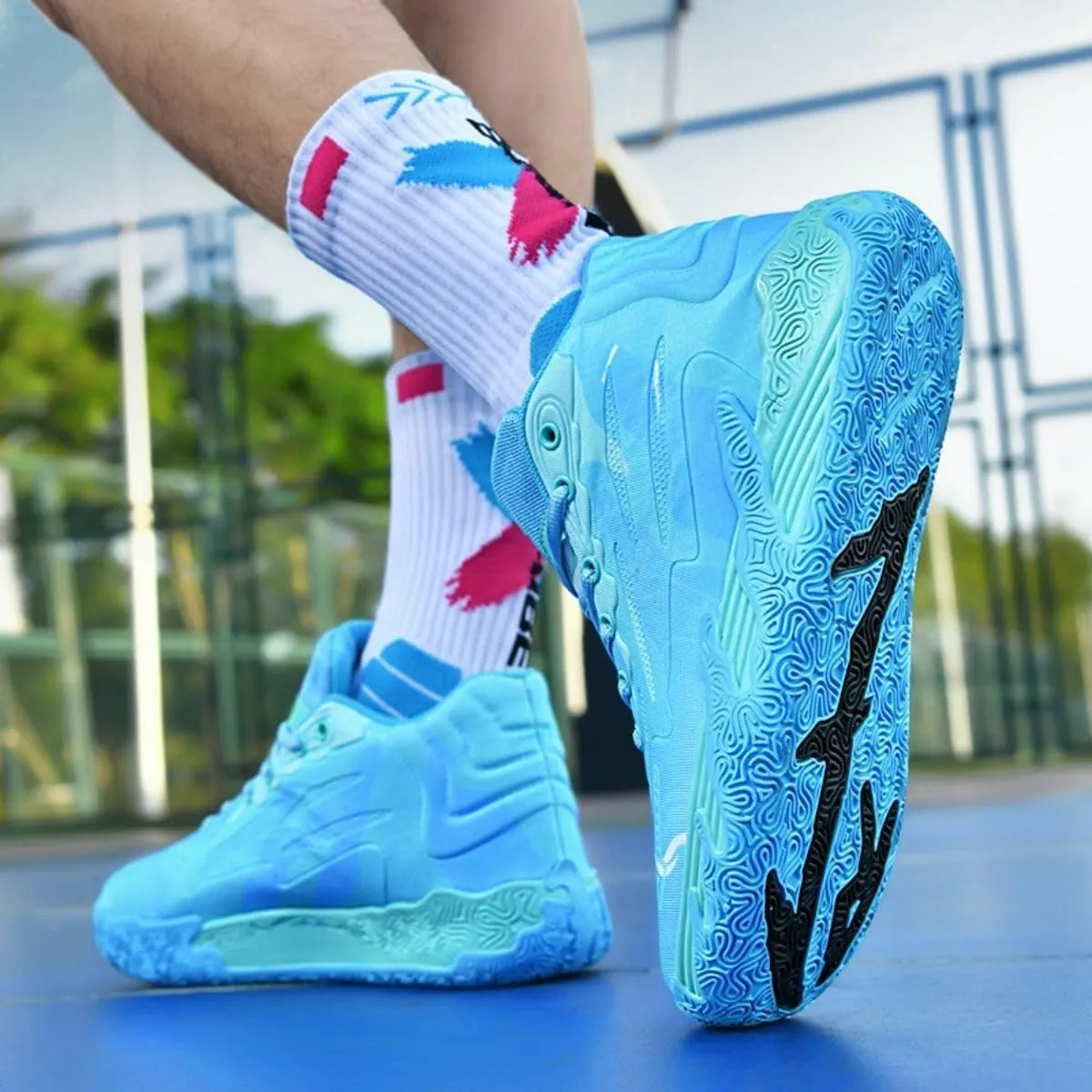 Men's High Top Basketball Shoes are Lightweight Breathable Shock-Absorbing Anti Slip Wear-Resistant Have Traction Training Boots